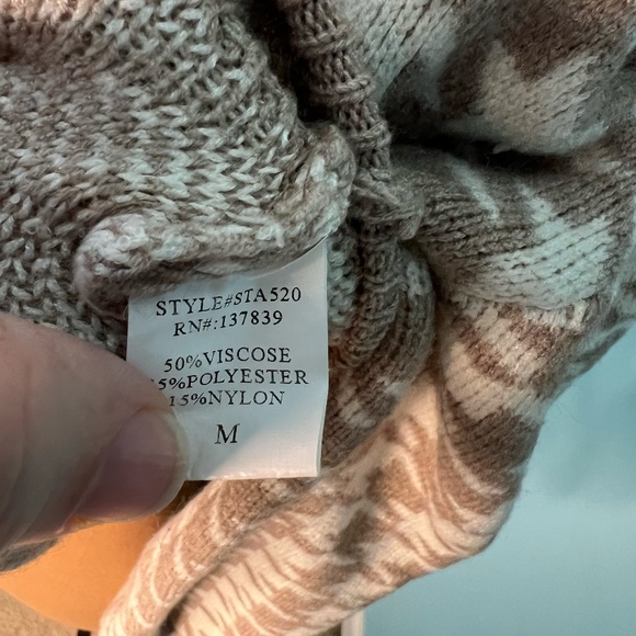 Altar'd State Cropped Long sleeved Houndstooth Brown and White Sweater Medium - Picture 4 of 5